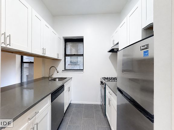 5th image of 186 2nd Ave APT 4R