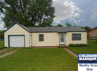 402 N Walnut St, Westmoreland, KS 66549