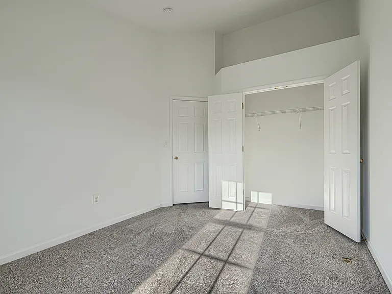 5048 Kemsley Ct — Photo 5