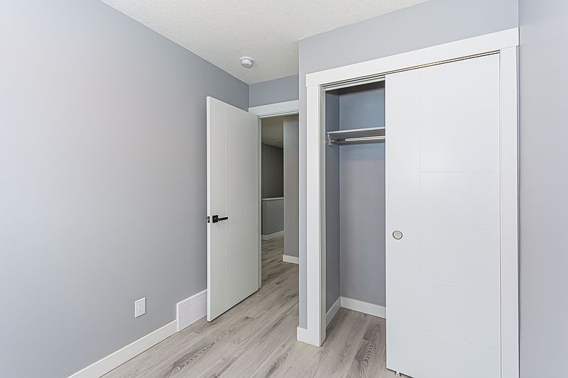 Edmonton Apartment for rent - 3 Bedrooms — photo 41
