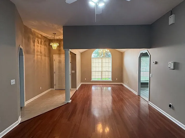 53 Michael Ln — Photo 3