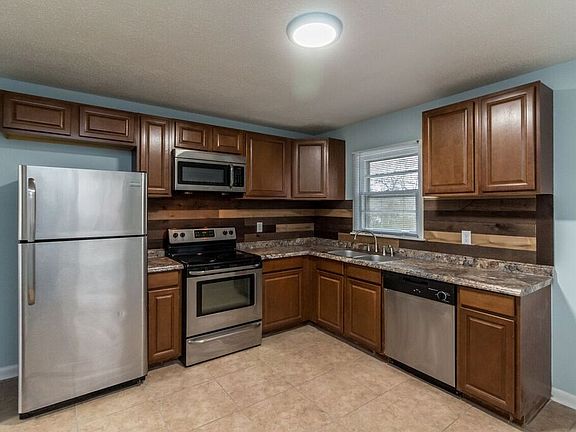 2nd image of 7728 Cecelia Dr