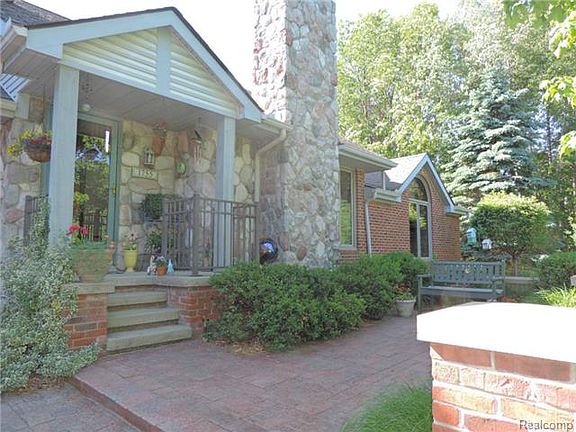 4th image of 1755 Kurtz Dr