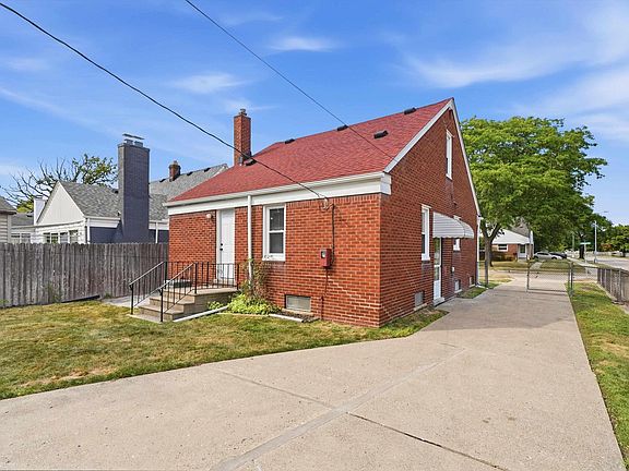 3rd image of 20712 Lancaster St