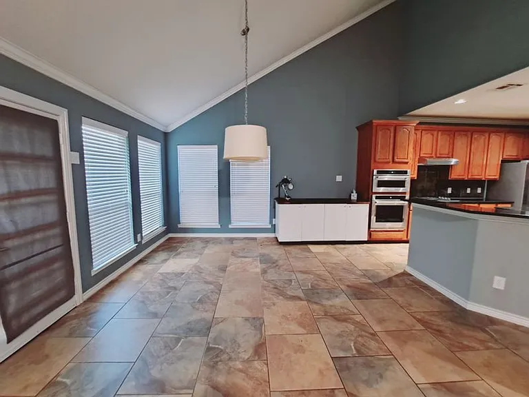 8408 Loma Alta Trl — Photo 6