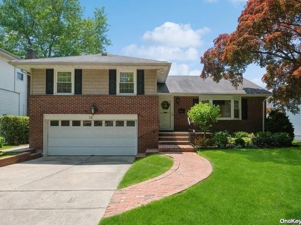 12 Cambridge Avenue, Garden City, NY 11530