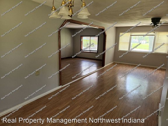 2nd image of 3873 Montgomery St