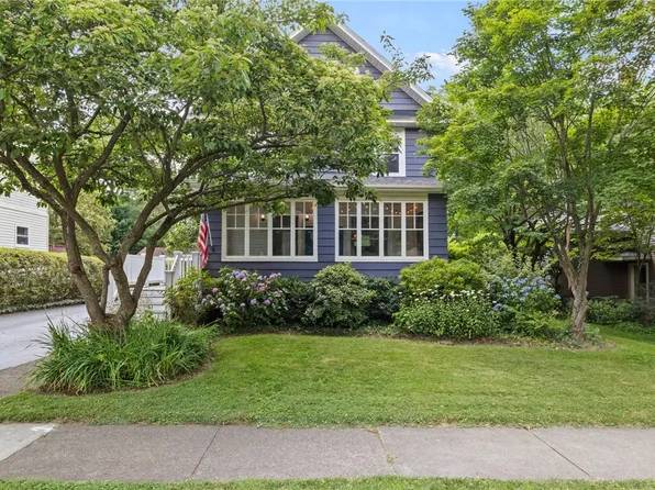 24 Dewey Ave, Fairport, NY 14450