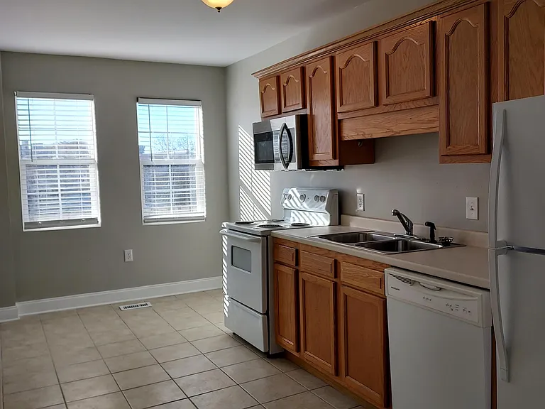 121 Sharpe St #123 — Photo 9