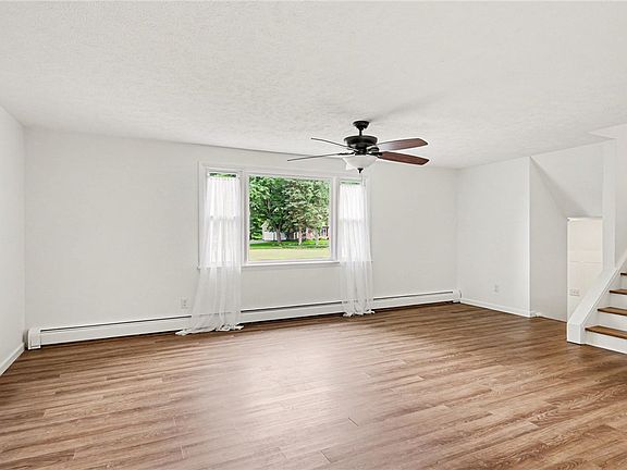 4th image of 425 Tara Ln