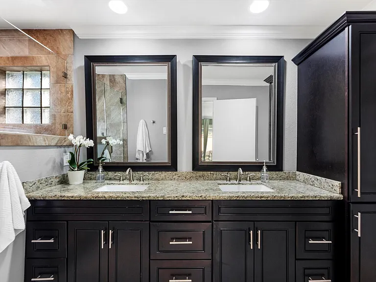 12539 Honeywood Trl — Photo 17