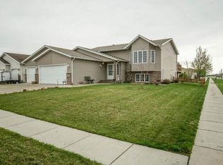 841 17th Ave W, West Fargo, ND 58078