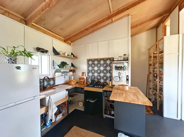94-6332 PUKA ST #A, Naalehu, HI 96772