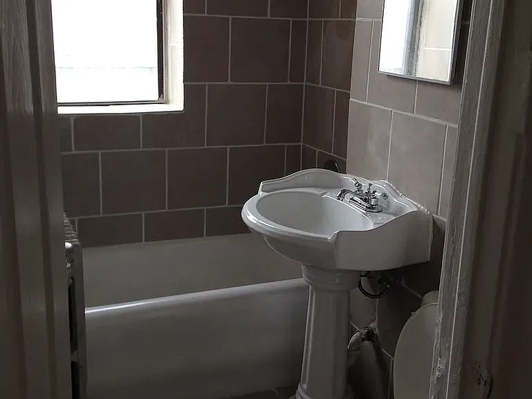 810 Broadway Ave #5D — Photo 5