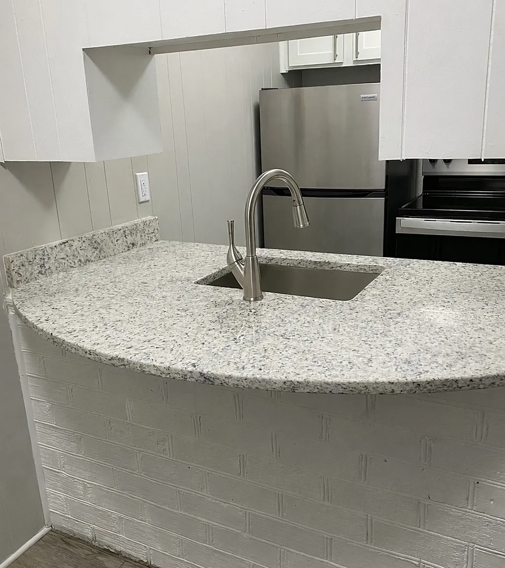Willow Lake Apartments — Photo 1