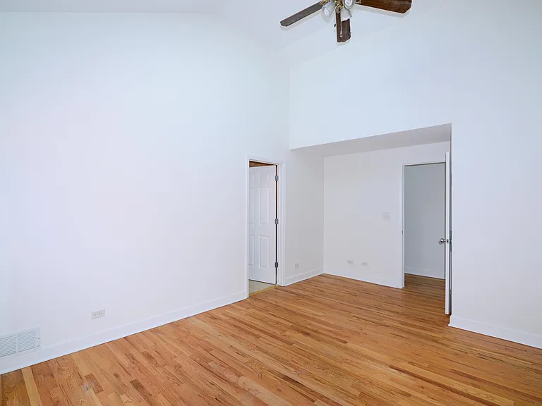 2334 W Harrison St #4 — Photo 9