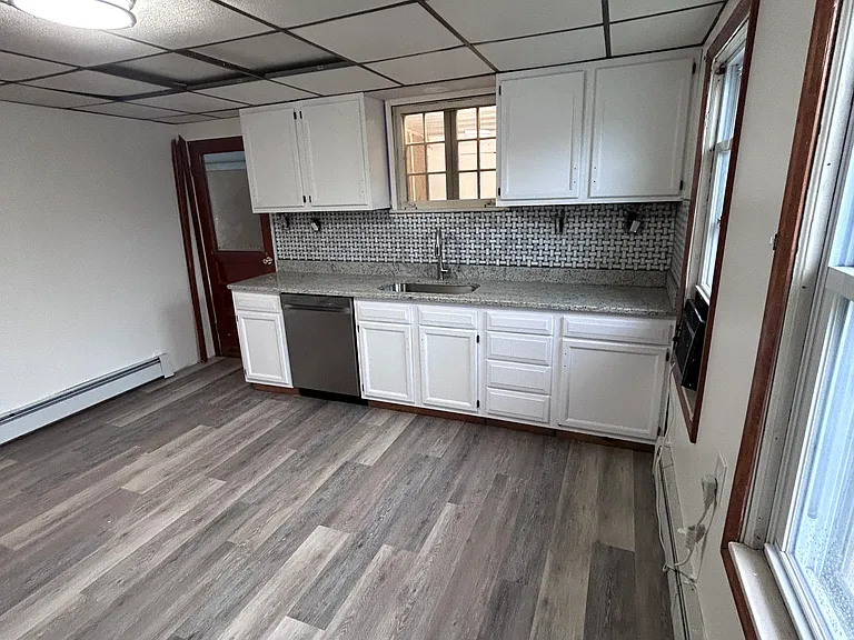 1295 Reynolds Ave #2 — Photo 5