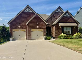 11013 Hunters Knoll Ln, Knoxville, TN 37932