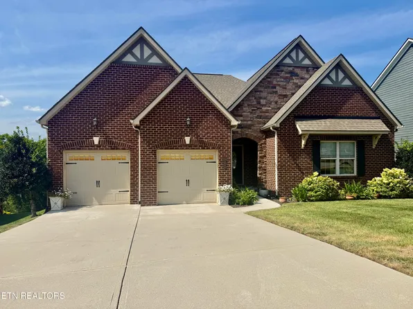 11013 Hunters Knoll Ln, Knoxville, TN 37932
