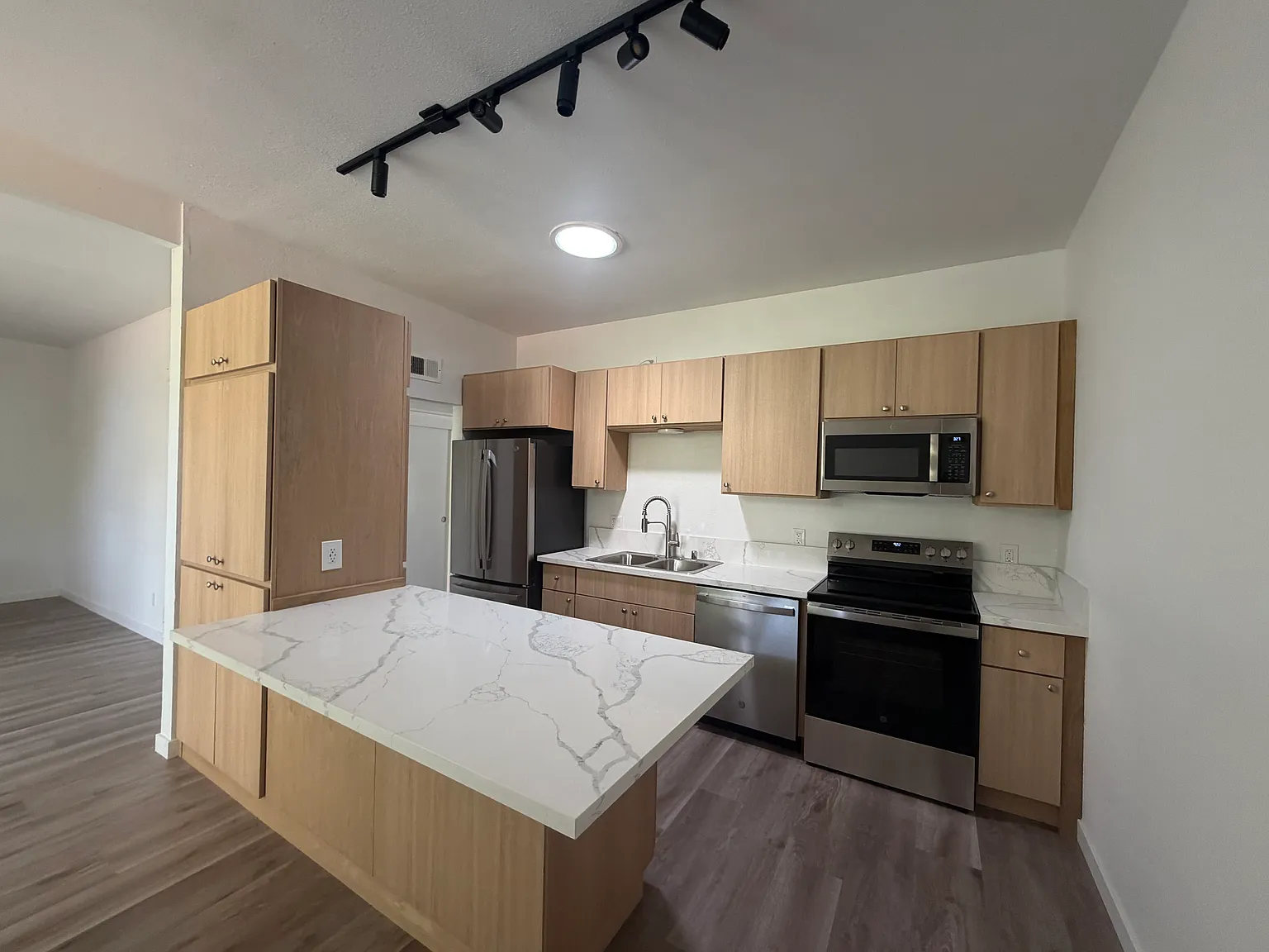 3 bed, 1.5 bath, $2,750 — Photo 1