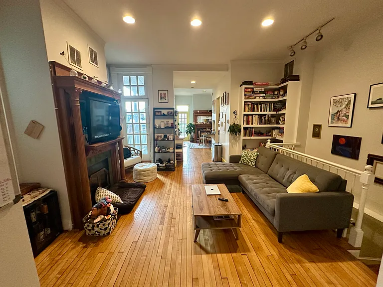 2017 Kalorama Rd NW #2 — Photo 11