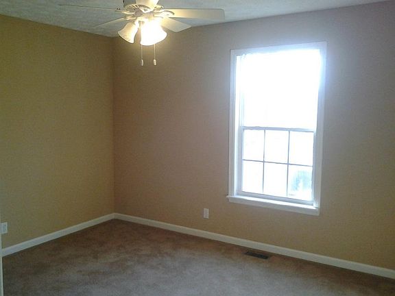 4th image of 410 Hamlett Dr W