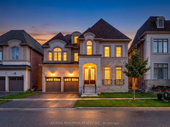 209 Hillsview Dr, Richmond Hill, ON L4C 4L8