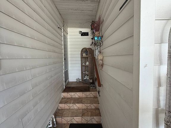 4th image of 47 Saunders Ave #47