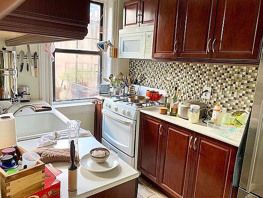 5th image of 592 Sterling Pl APT 3