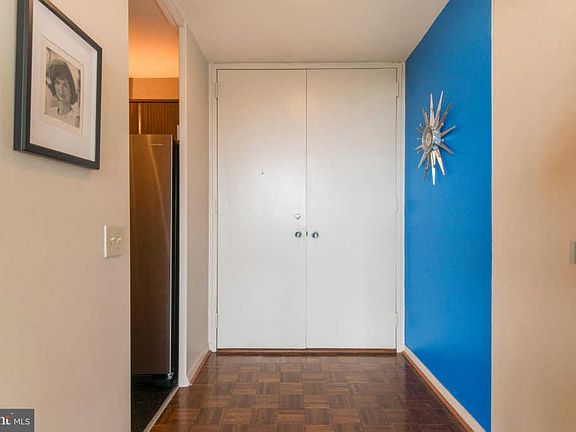 5th image of 4000 N Charles St Unit 804