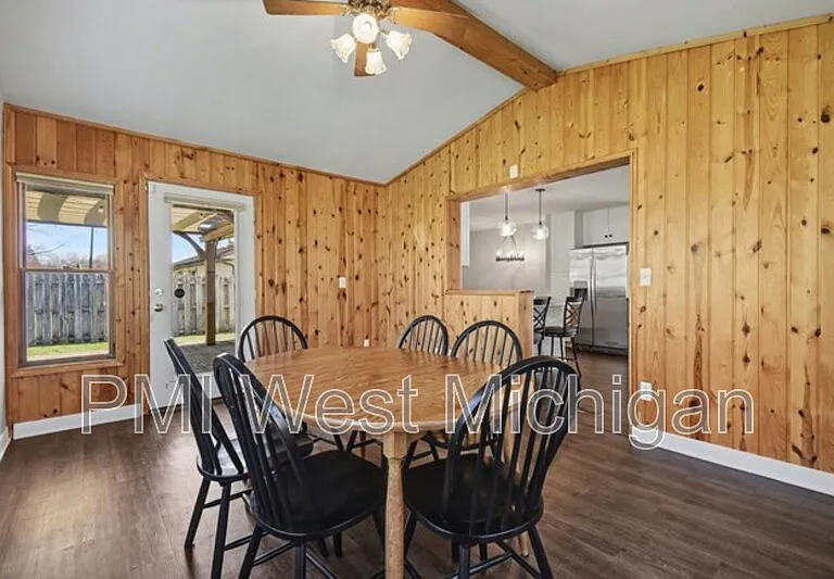 6593 Crownpointe Dr SW — Photo 9