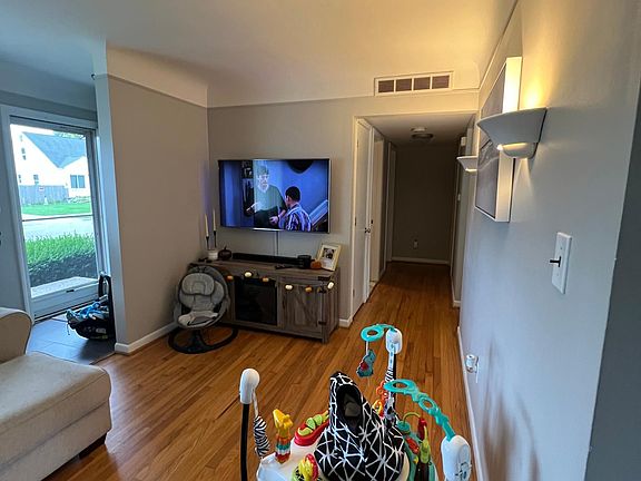 5th image of 23777 Beverly St