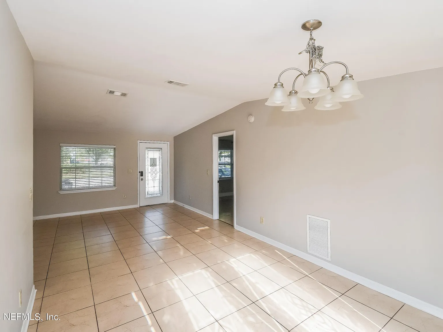 4 bed, 2.0 bath, 1700 sqft, $2,020 — Photo 3