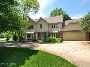 12 Stirrup Cup Ct, St Charles, IL 60174