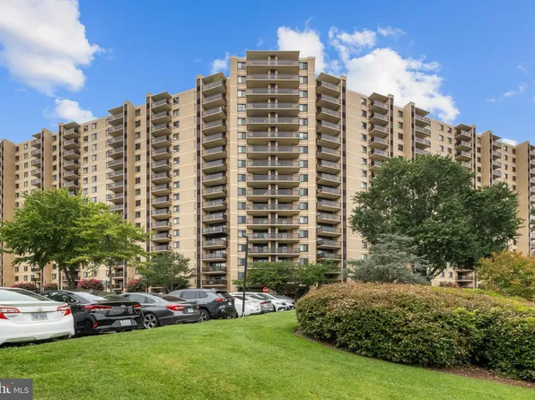 203 Yoakum Pkwy APT 1406, Alexandria, VA 22304