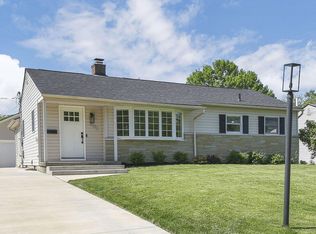 2731 Nottingham Rd, Upper Arlington, OH 43221