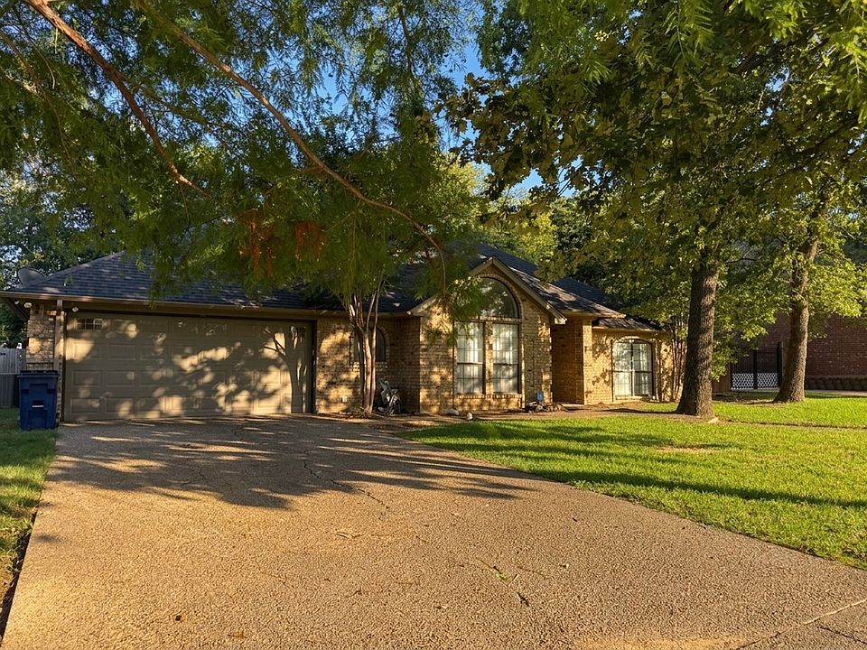 1st image of 124 NE Brushy Mound Rd