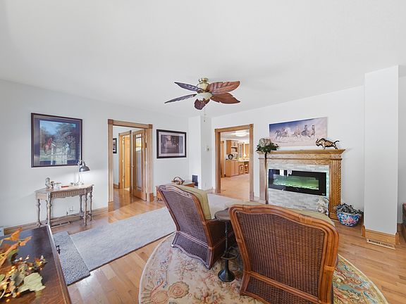 4th image of 22524 Luther Rd