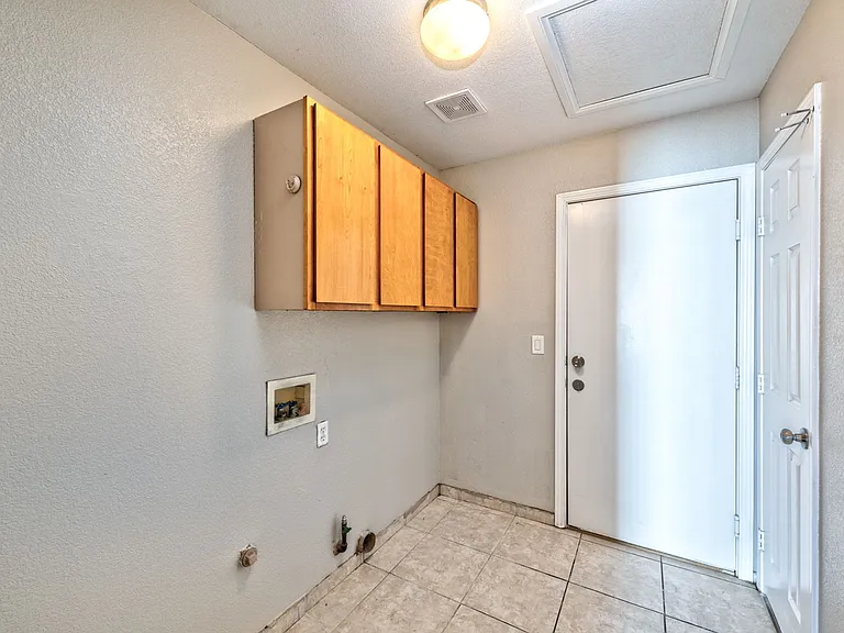 6412 Blacklion Ct — Photo 3