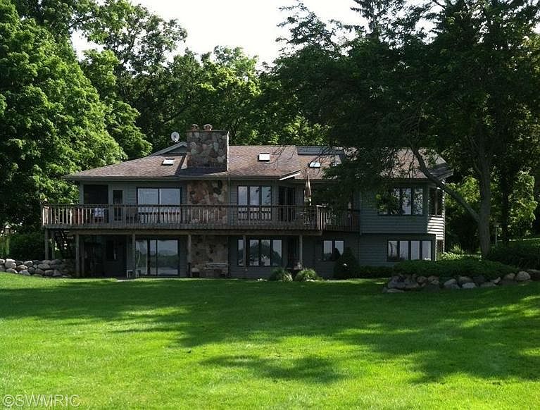 1st image of 8920 W Gull Lake Dr