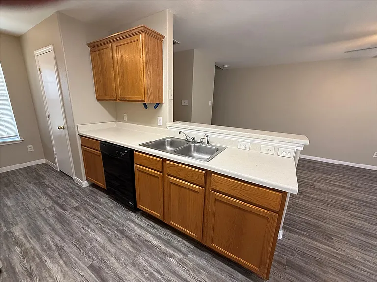 203 Marvin Cv — Photo 12