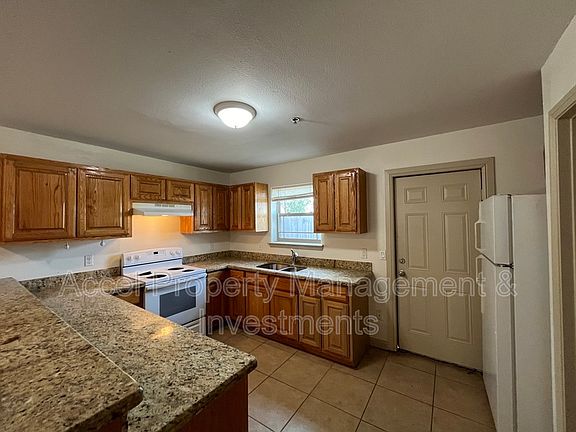 4th image of 1500 Hummingbird Ct APT 16