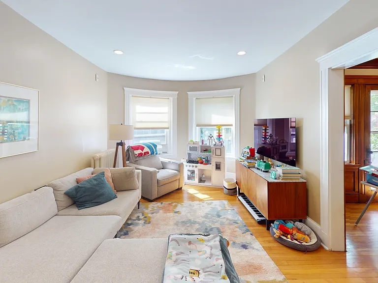 93 Fuller St #1 — Photo 3