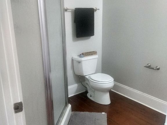 2nd image of 824 Josephine St