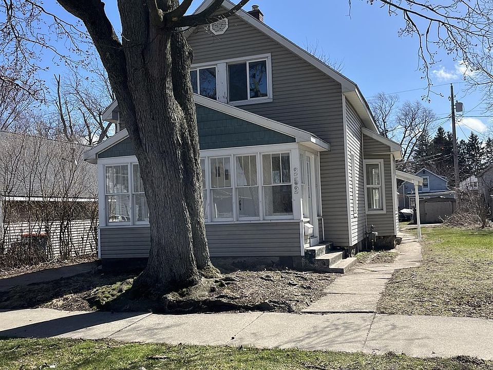 1st image of 252 E 13th St