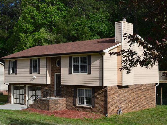 2nd image of 1406 Hillside Pl SE
