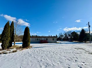 8661 Peck Lake Rd, Saranac, MI 48881