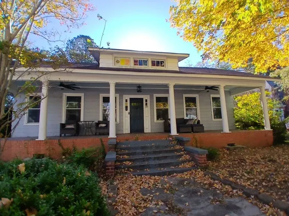 310 N Massey St, Selma, NC 27576