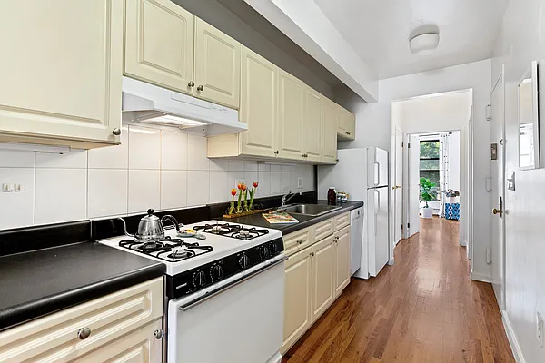 Rented by Cooper & Cooper Real Estate | media 3