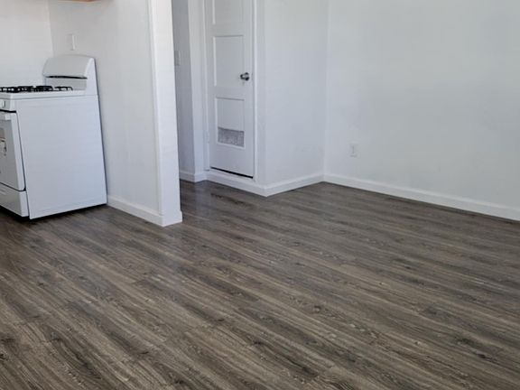 Living room/dining area